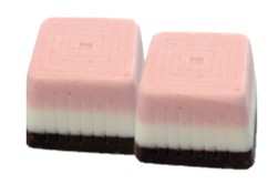 (A) NEAPOLITAN 3 LAYER CHOC (CHOC,VAN,STRAWB)