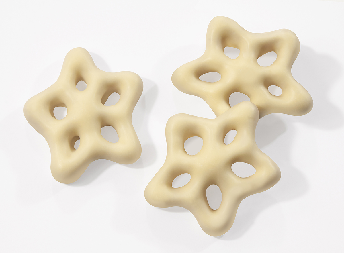 (A) SNOWFLAKE PRETZELS WHITE (X)