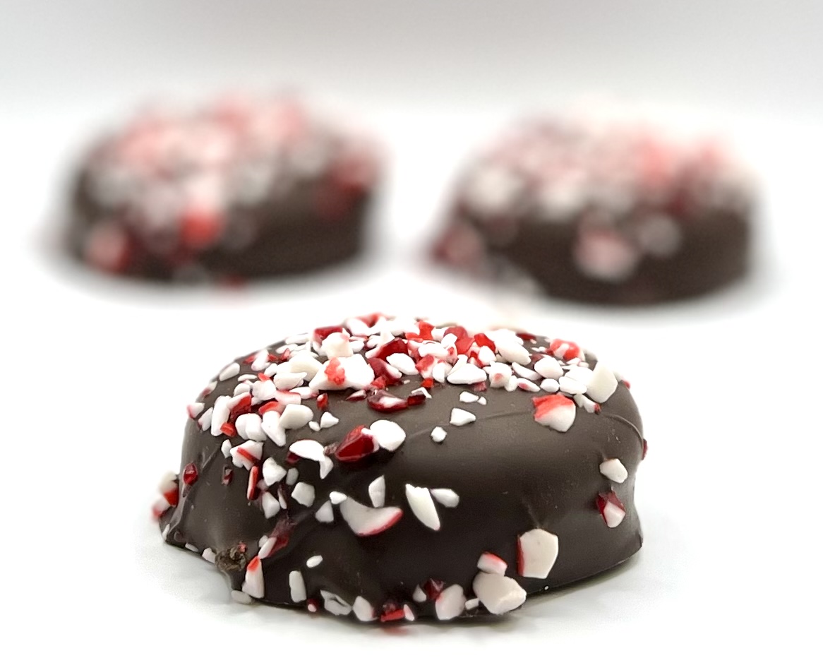TUCKS - PEPPERMINT DK CREME COOKIES 64 CT (X)