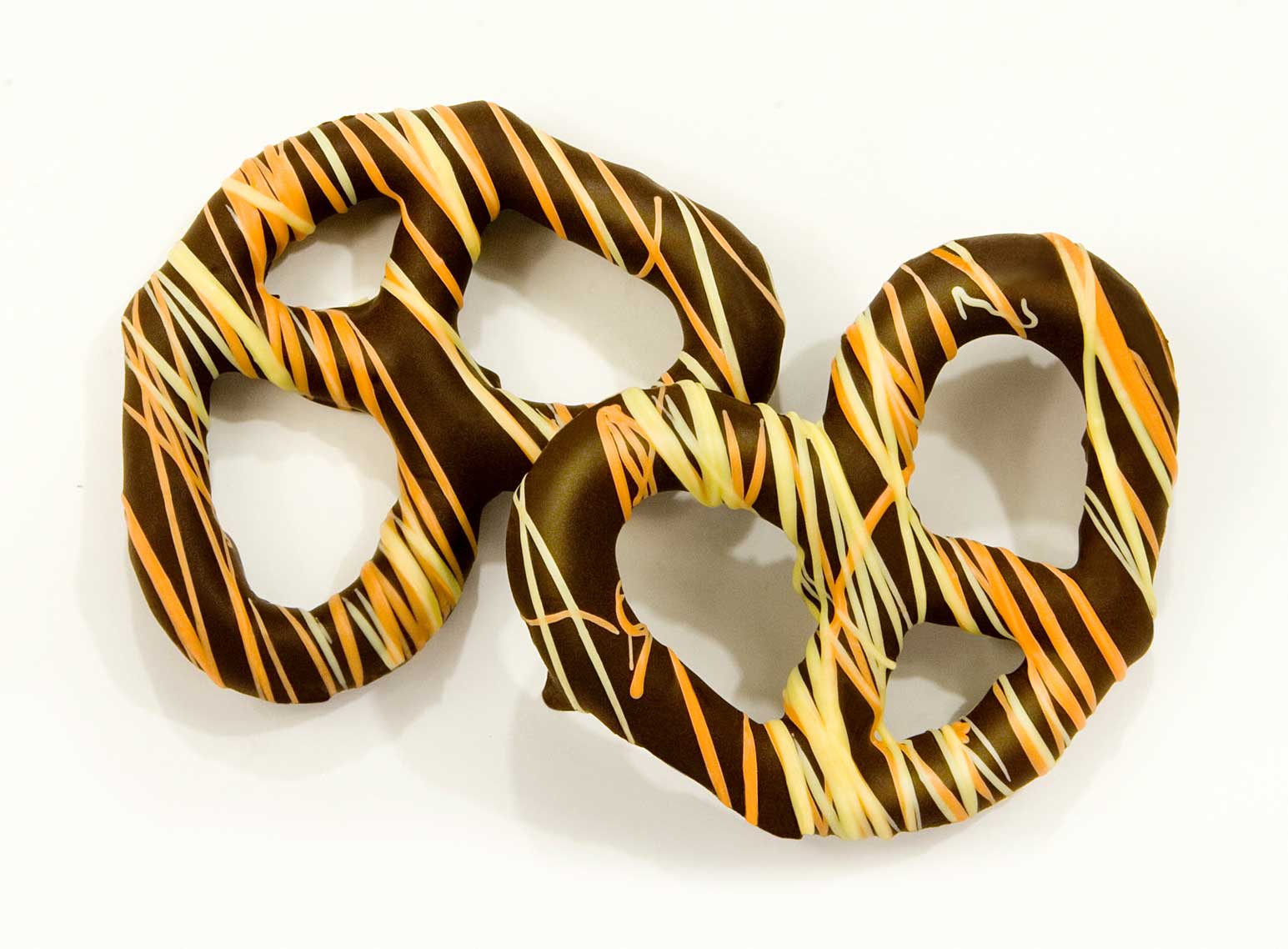 (A) FALL PRETZELS LARGE - DARK (H)